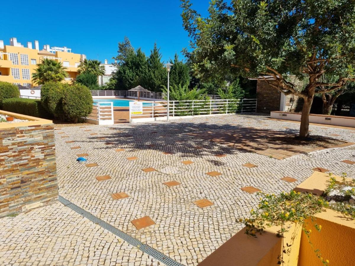 Marinho - 2 Bedroom 2 Bathroom Ground Floor Apartment With Communal Pool And Gardens Conceição Zewnętrze zdjęcie