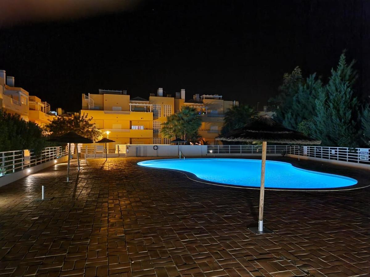 Marinho - 2 Bedroom 2 Bathroom Ground Floor Apartment With Communal Pool And Gardens Conceição Zewnętrze zdjęcie