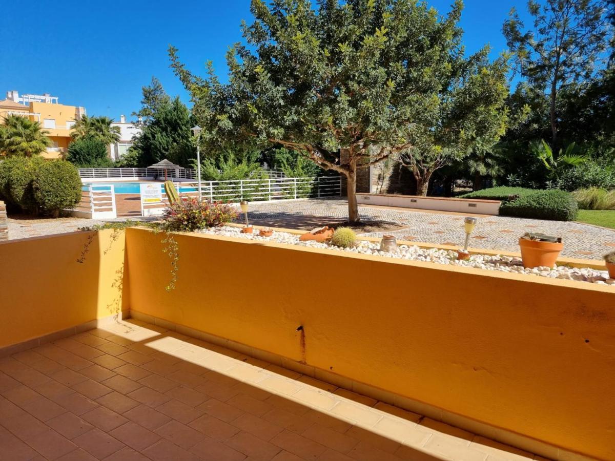 Marinho - 2 Bedroom 2 Bathroom Ground Floor Apartment With Communal Pool And Gardens Conceição Zewnętrze zdjęcie